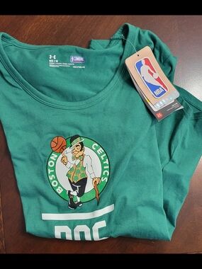 NWT Under Armour Boston Celtics Green Logo Tee